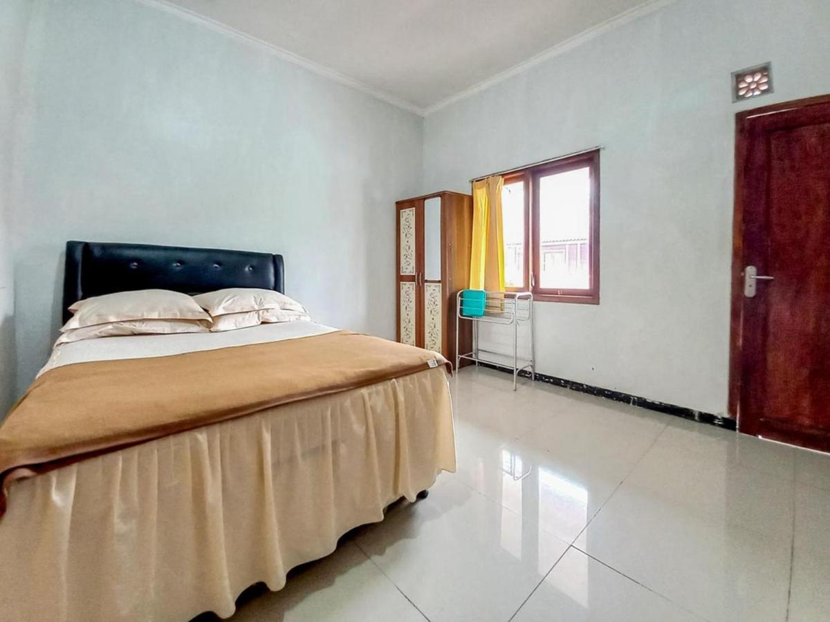 Hotel Kampoeng Pacet Mitra Reddoorz 2*
